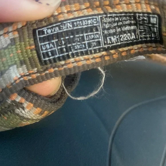 Teva velcro Aztec print sandals size 2 - Picture 5 of 6